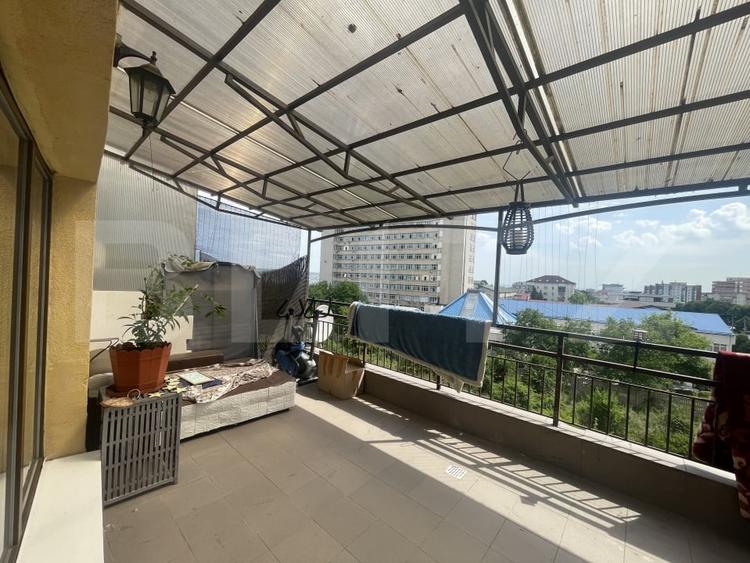 Apartament cu 3 camere semidecomandat, mobilat în Zorilor