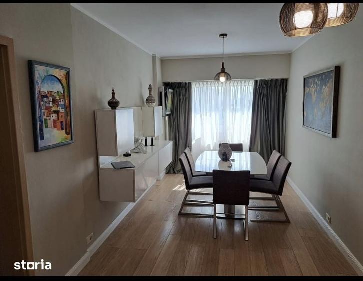 Apartament cu 4 camere în Victoriei