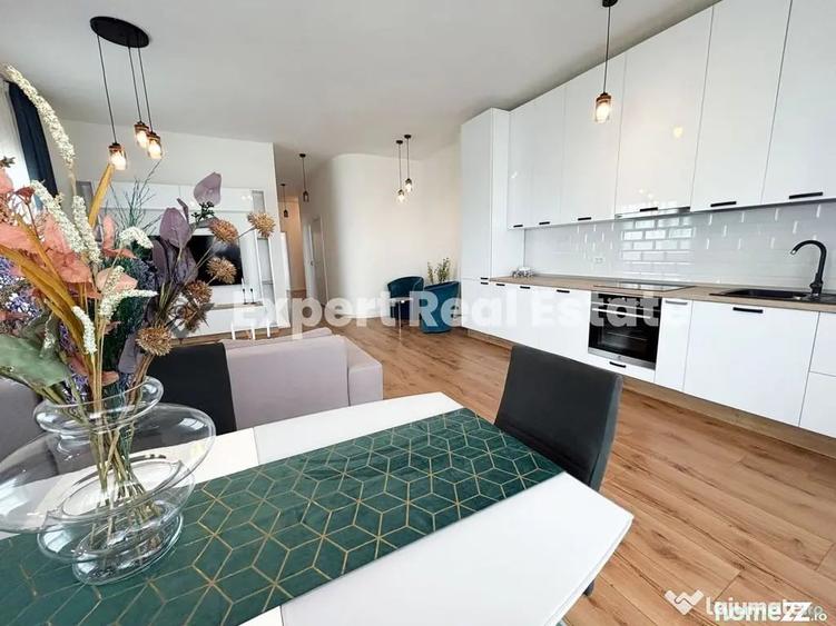 Apartament cu 3 camere decomandat în Tunari
