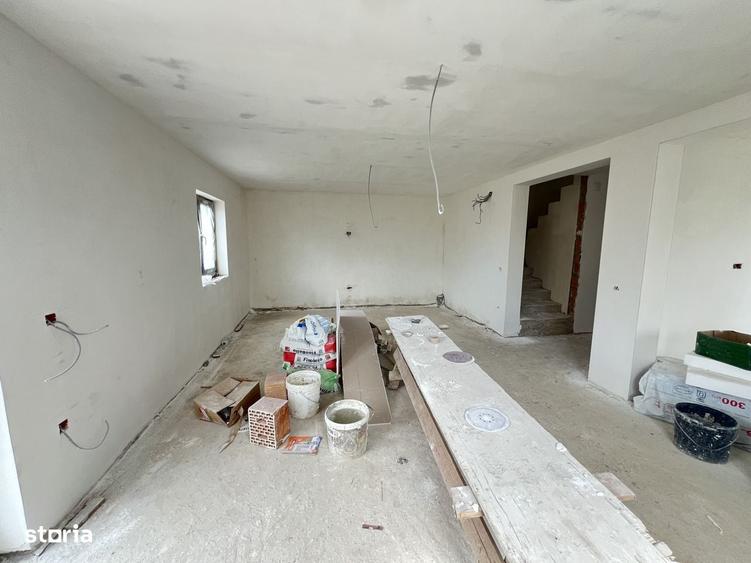 Casă cu 4 camere în Central