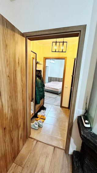 Apartament cu 3 camere semidecomandat, mobilat în Universitate