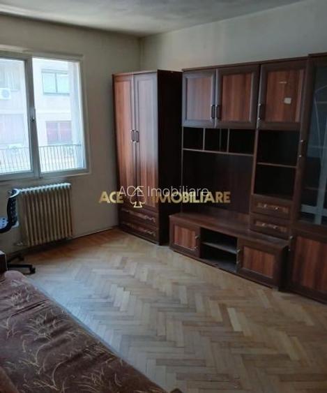 3 Camere de vanzare | Universitate | Metrou | 2% Comision | Cash | Nerenovat