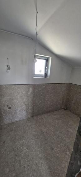 Casă individuală cu 4 camere cu Canalizare în Vârteju