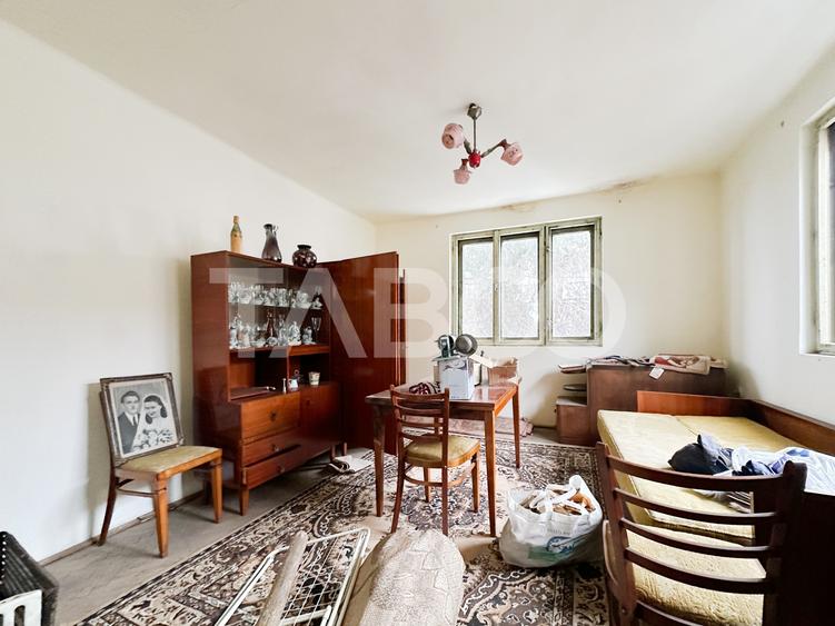 Duplex cu 5 camere cu Canalizare în Gruia
