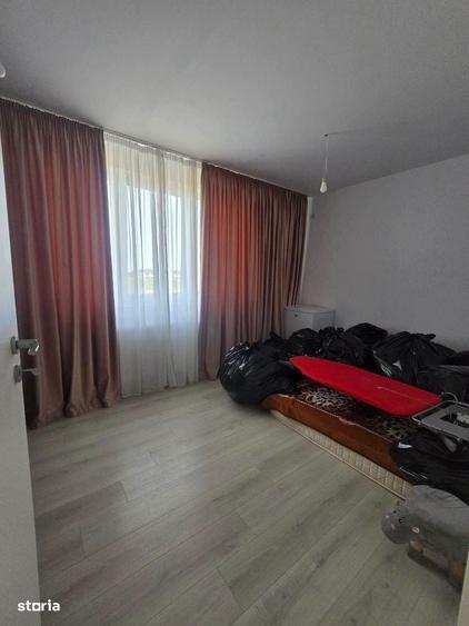 Casă cu 3 camere în Dobroești