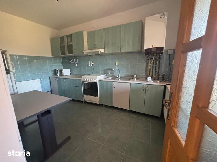 Casă cu 6 camere cu Teren 600 Mp în Tomești