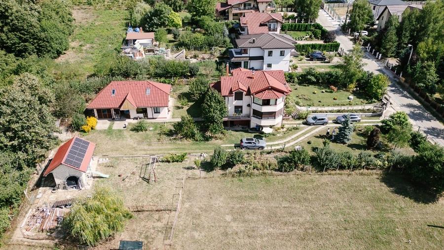 Casă individuală cu 5 camere cu Canalizare în Bucium