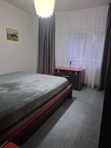 Apartament cu 3 camere decomandat în 1 Mai