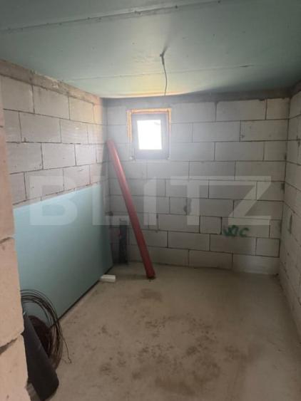 Casă cu 4 camere cu Teren 813 Mp în Piatra