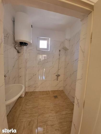 Casă cu 5 camere cu Canalizare în Câlnic