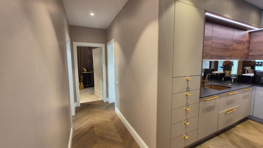 Apartament cu 3 camere decomandat, mobilat în Sisești