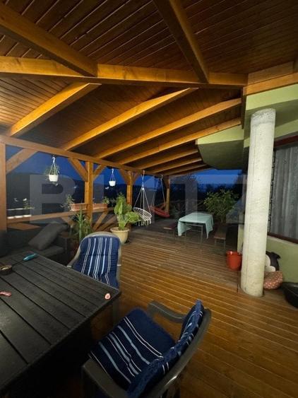 Casă cu 8 camere cu Teren 3500 Mp în Central