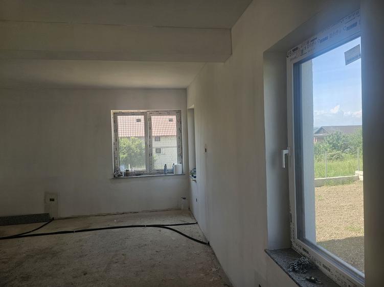 Casă cu 4 camere în Central