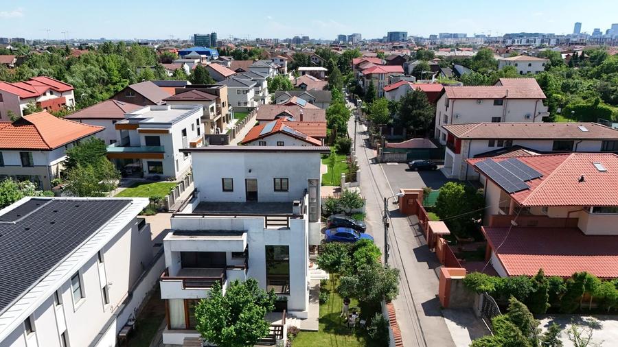 Casă individuală cu 6 camere cu Canalizare în Nord
