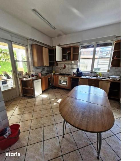 Casă cu 7 camere cu Teren 340 Mp în Muncii