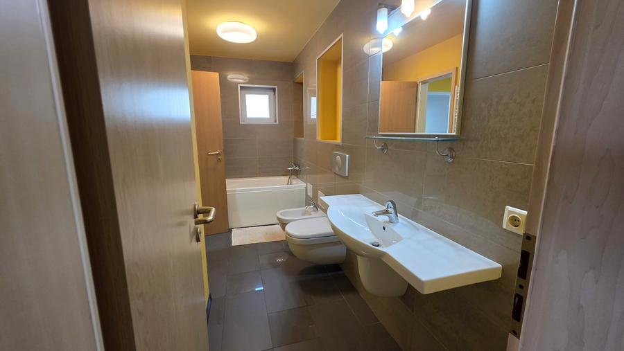 Apartament cu 2 camere decomandat, mobilat în Aradului
