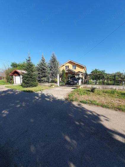 Casă cu Teren 1800 Mp în Santăul Mare
