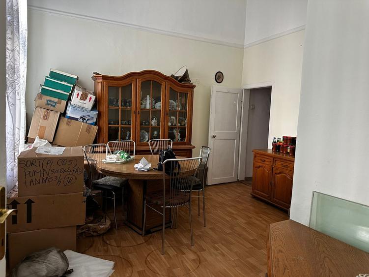 Apartament cu 4 camere semidecomandat în Ultracentral