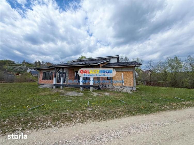 Casă cu 6 camere cu Teren 1077 Mp în Central