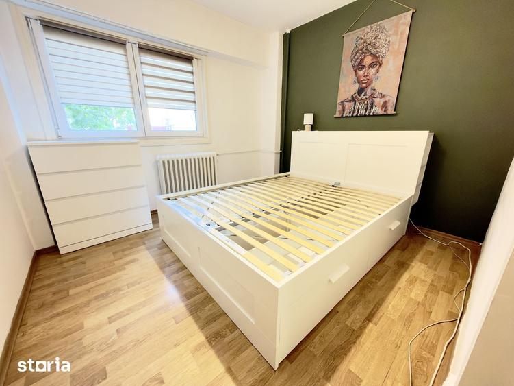 Apartament cu 3 camere semidecomandat în Eminescu