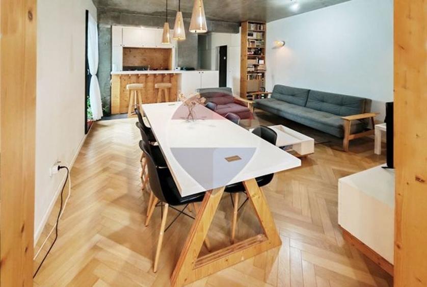 Apartament cu 2 camere decomandat, mobilat în Schei