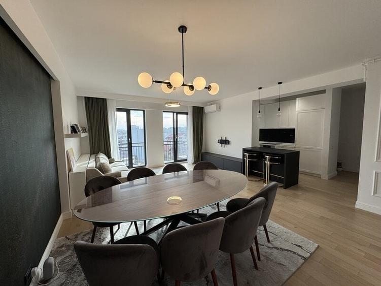 Apartament cu 3 camere decomandat, mobilat în Tineretului