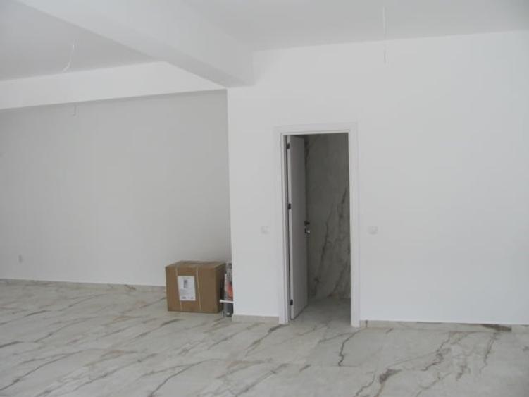 Spațiu comercial, de 65 mp, în Bragadiru