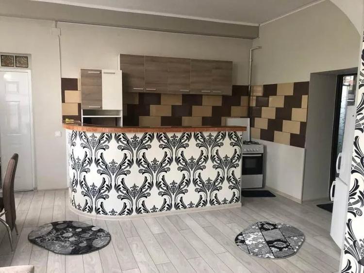 Apartament cu 4 camere decomandat, mobilat în Colentina