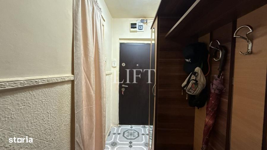 Apartament cu 2 camere semidecomandat în Ciupercenii Noi
