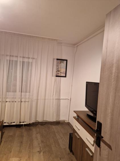 Apartament cu 2 camere decomandat în Exterior Vest