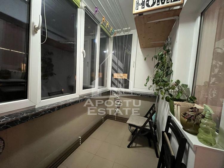 Apartament cu 3 camere decomandat, mobilat în Girocului