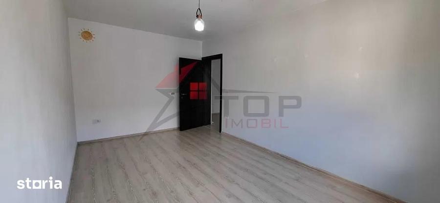 Apartament cu 3 camere decomandat în Valea Lupului