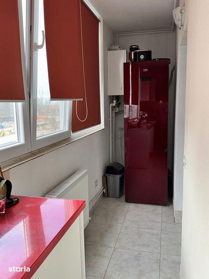 Apartament cu 3 camere decomandat, mobilat în Energia