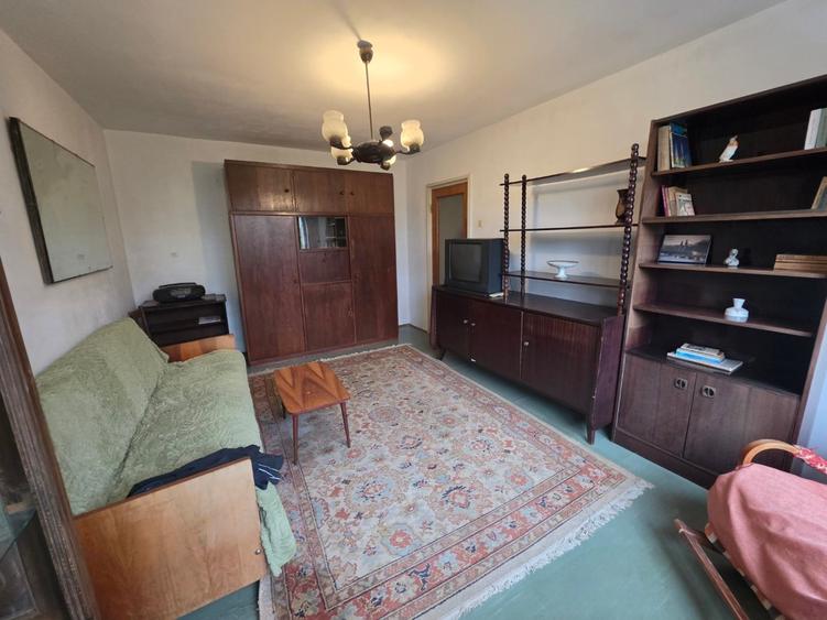 Apartament cu 2 camere decomandat în 1 Decembrie 1918