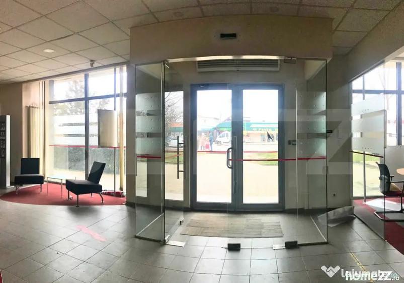Spațiu comercial, de 160 mp, în Micro 3