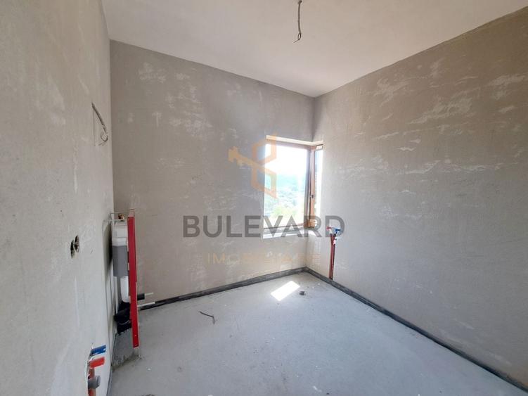 Duplex cu 4 camere cu Canalizare în Florești
