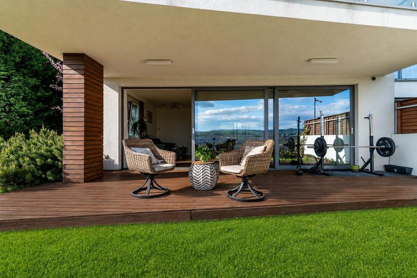 Apartament cu 3 camere decomandat, mobilat în Gruia