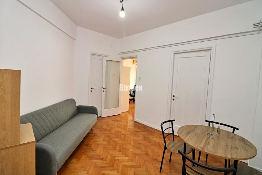 Apartament cu 3 camere circular în P-ța Unirii