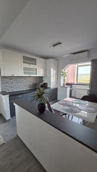 Apartament cu 3 camere decomandat în Șelimbăr