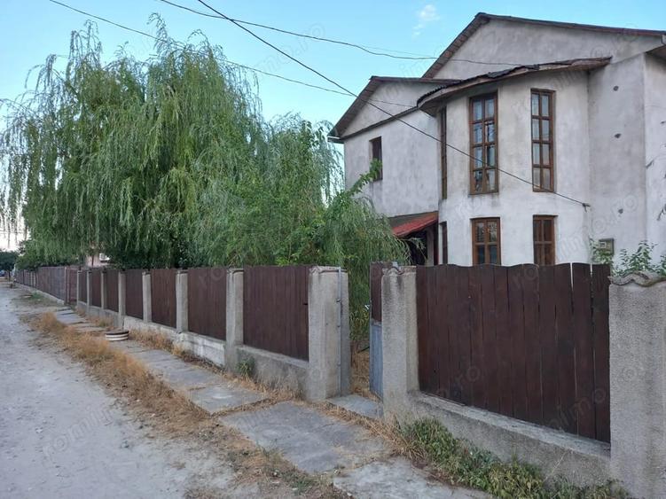 Casă cu 3 camere în Central