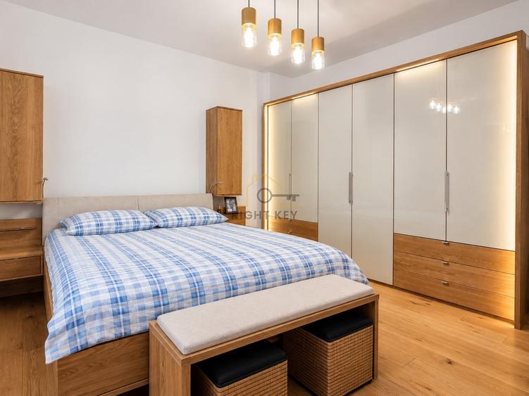 Apartament cu 3 camere decomandat, mobilat în Capitale