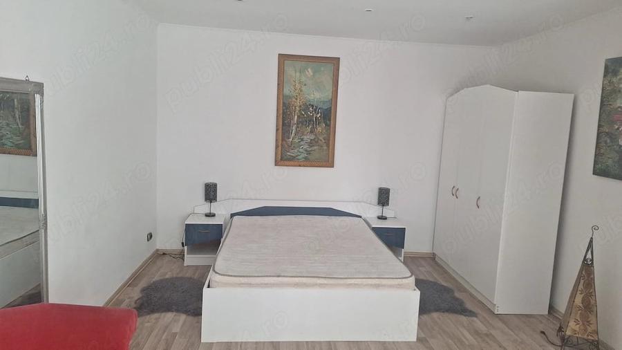 Garsonieră decomandată în Central