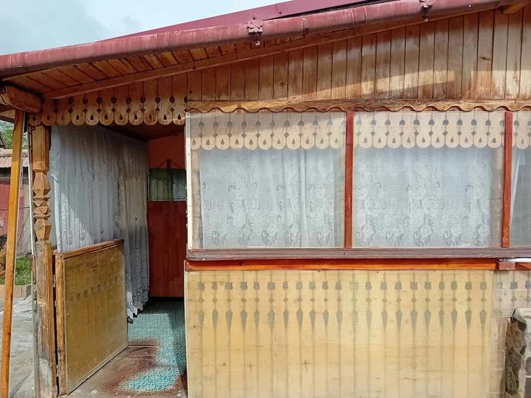 Casă cu 3 camere cu Teren 1019 Mp în Gănești