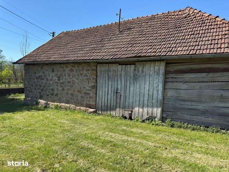 Casă cu 4 camere în Hărțăgani