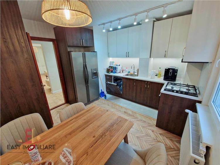 Apartament cu 3 camere decomandat în Tudor
