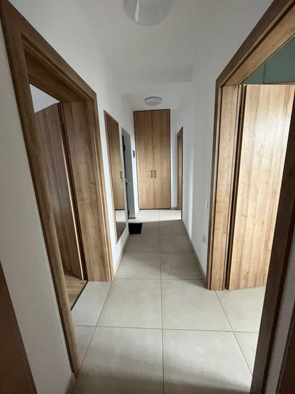 Apartament cu 2 camere decomandat în Tractorul