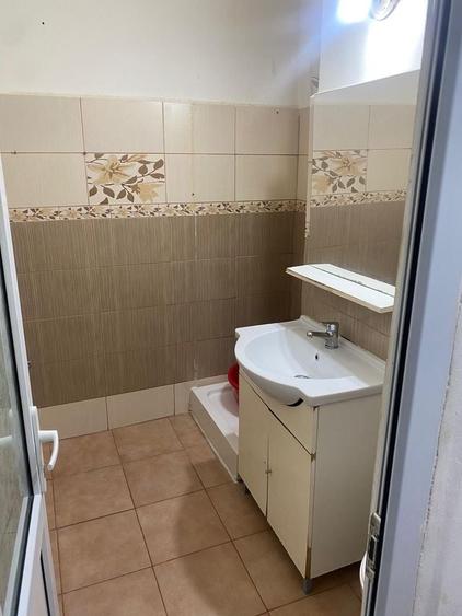 Apartament cu 2 camere decomandat în Lacul Tei