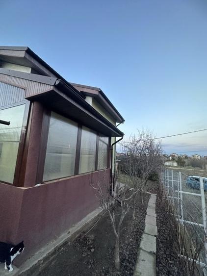 Casă individuală cu 4 camere cu Canalizare în Brănești