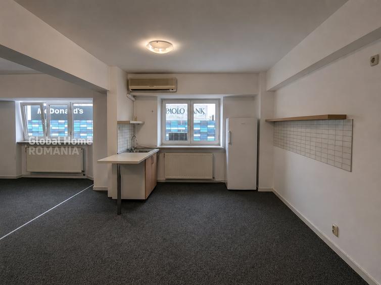 Apartament cu 2 camere semidecomandat în P-ța Victoriei