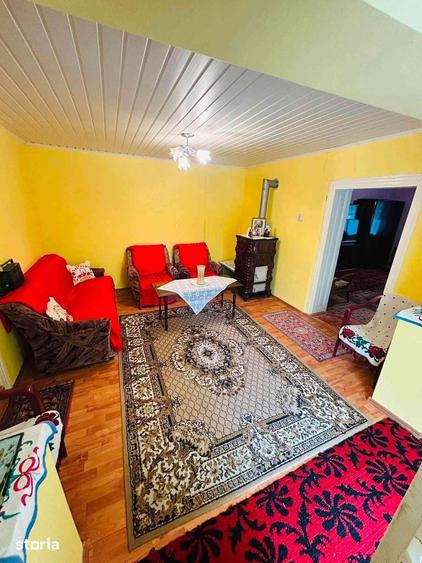 Casă cu Teren 1400 Mp în Sânmartin